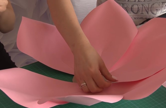 1 Главный принцип фотозоны бумажных цветов своими руками